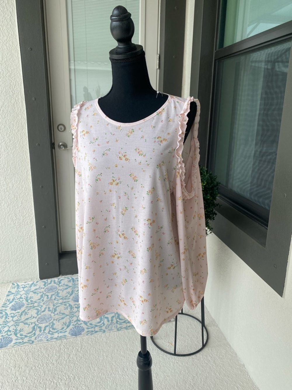 LC Lauren Conrad Light Pink Floral Ruffle off shoulderlong sleeve